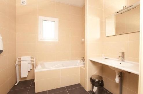 Hotel Fleur De Lys Hazebrouck Luaran gambar
